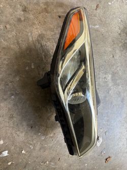 Car Headlight Assembly with Amber Turn Signal
