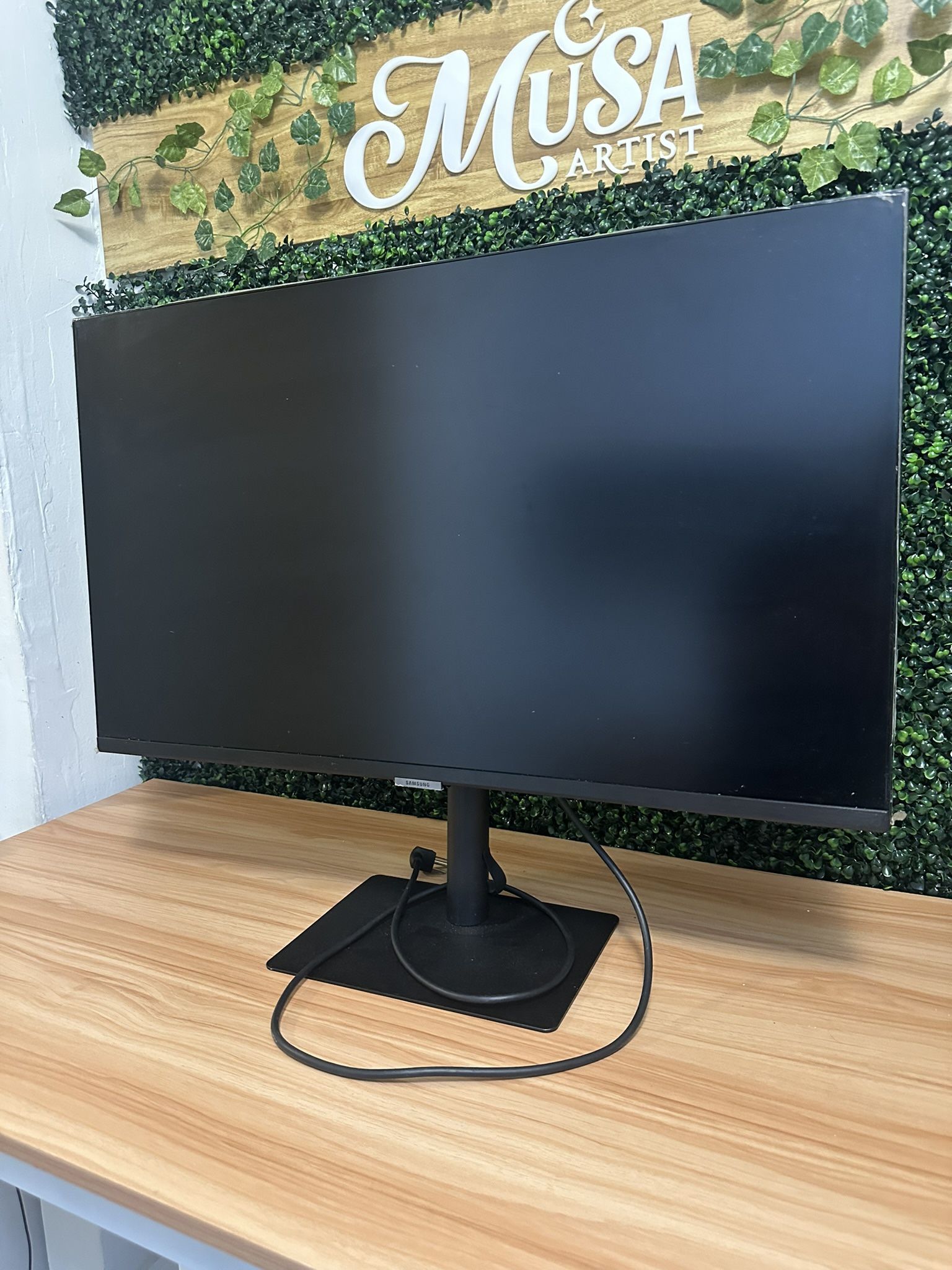 🖥️ Samsung Monitor 32” ViewFinity S6 – QHD – $160