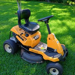 Cub Cadet 30-in Riding Lawn Mower With Hydraulic Transmission