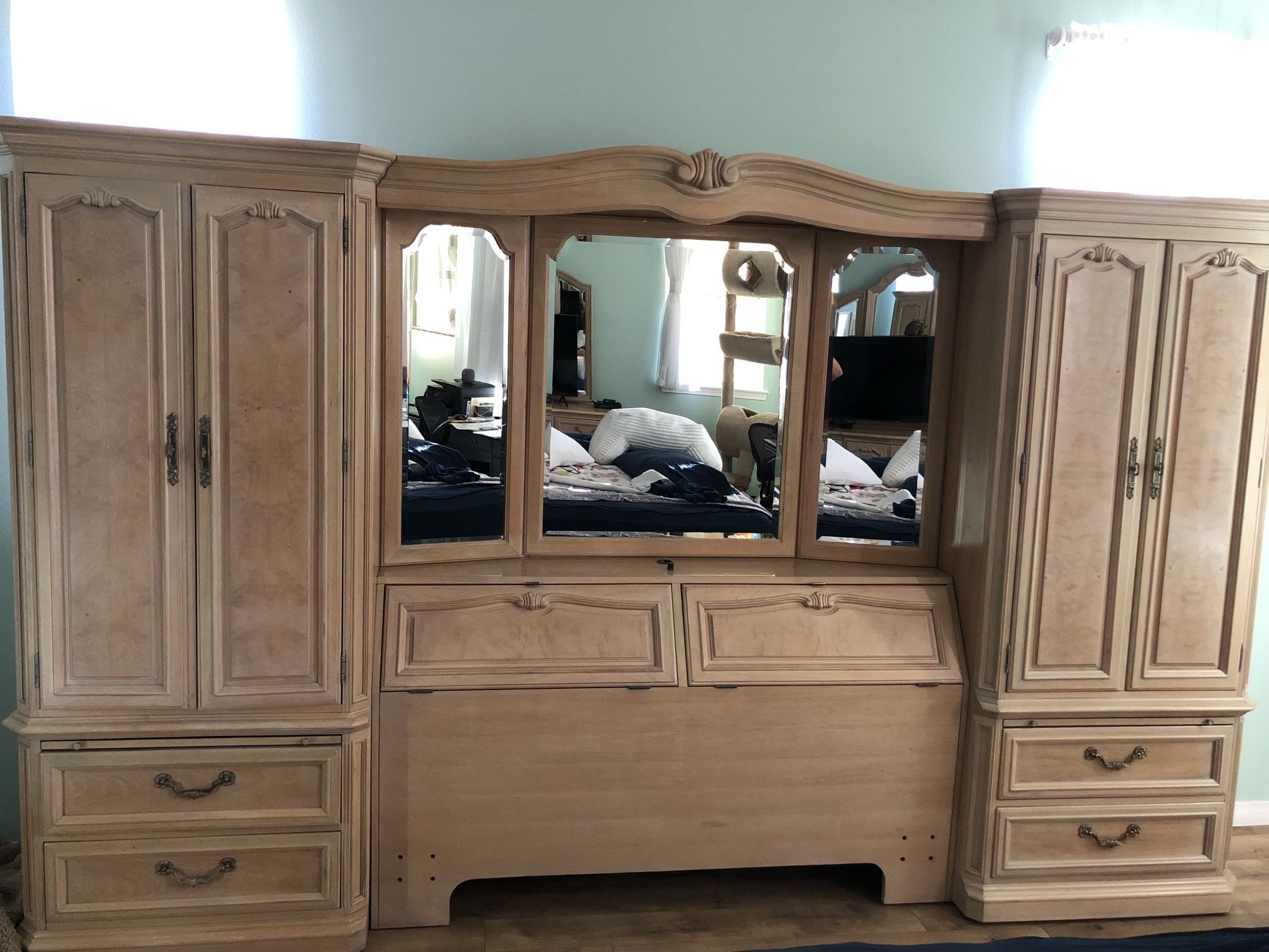 Thomasville bedroom Set