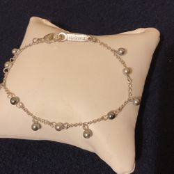 7” SilverTone Bracelet With Gray Pearls,by Napier 