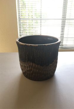 Ceramic pot