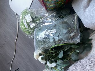 Fake Greenery & Flowers