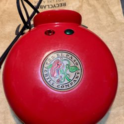 El Paso Chile Company Quesadilla Maker – Red, Works Perfectly