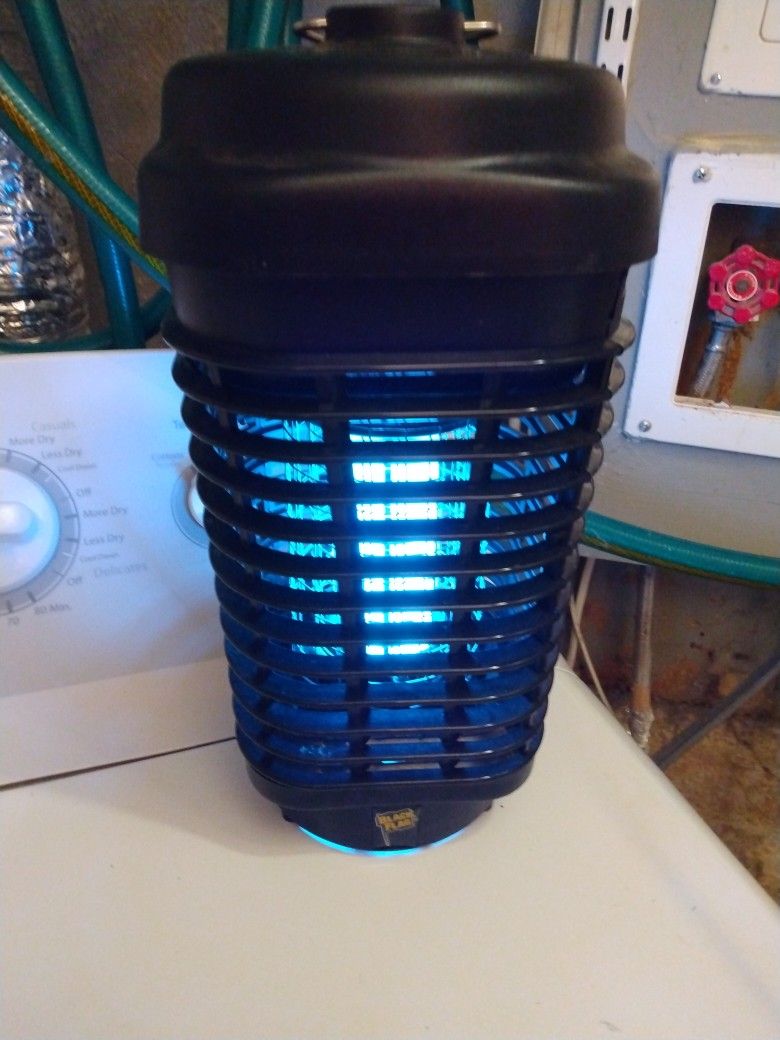 Black Flag Bug Zapper