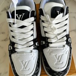 Louis Vuitton Sneakers for Sale in Miami, FL - OfferUp