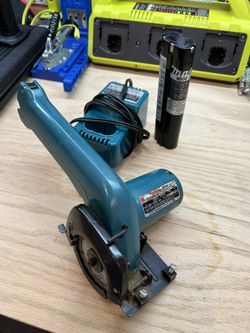 Makita Cordless Circular Saw with Charger And Battery