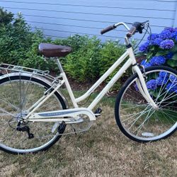 Ladies Schwinn hybrid bike