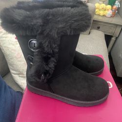 Women’s Fur Boots Size 7