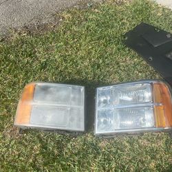 07-13 GMC Sierra Headlights