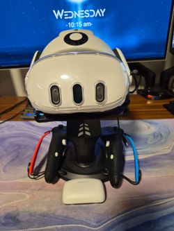 Meta Quest 3 w/ Stand & Accessories