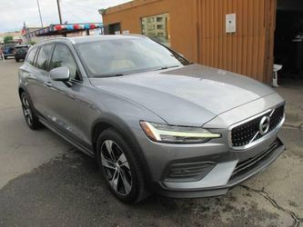 2020 Volvo V60 Cross Country