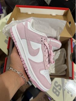 Pink corduroy’s dunk low size 6W/4.5M