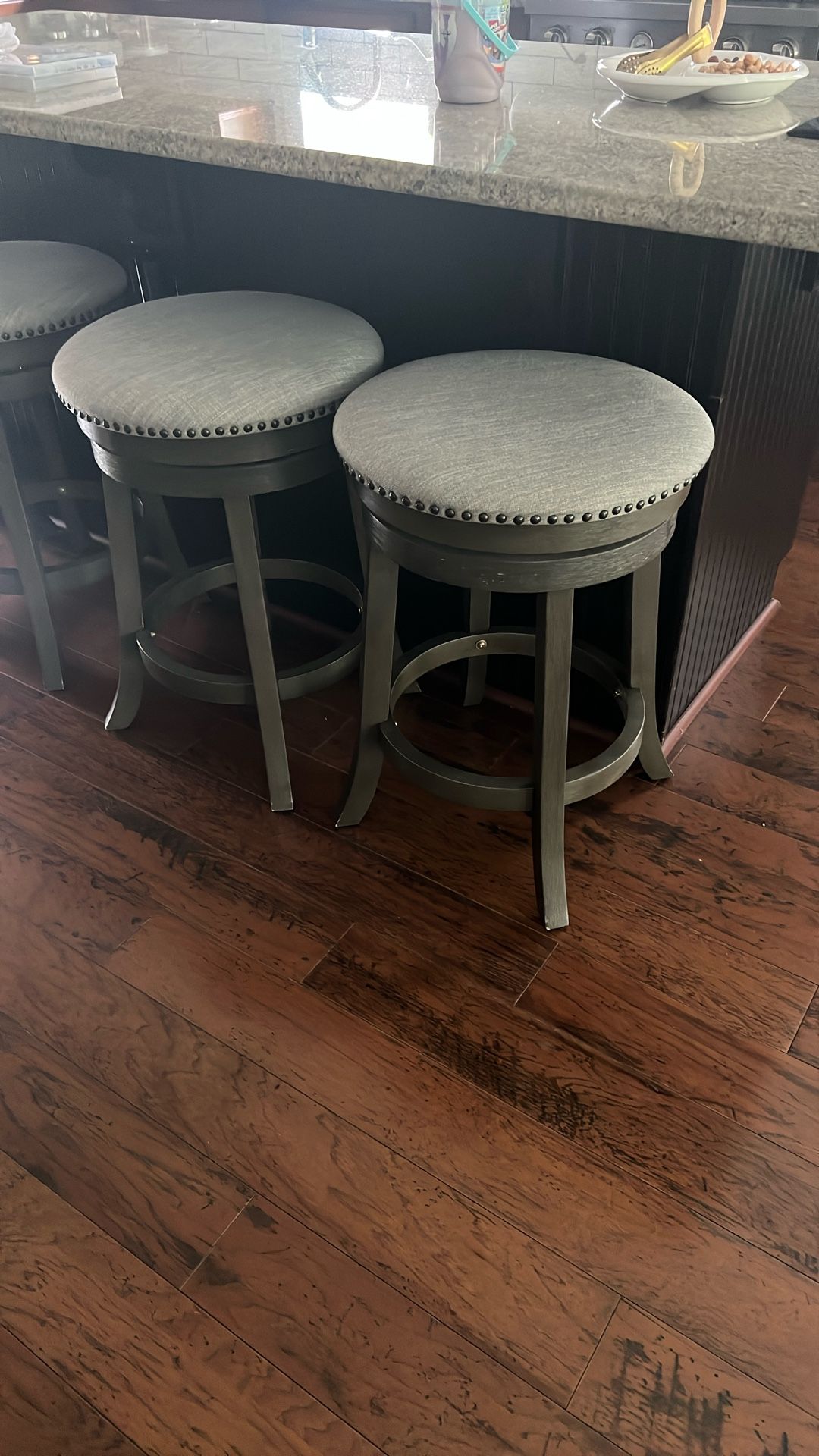countertop chairs set off 3