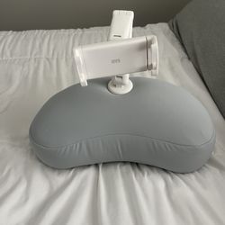 SAIJI  Pillow Stand/Mount