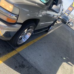 2001 Chevy Tahoe UT