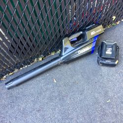 Kobalt 80-volt 500-CFM 125-MPH Battery Handheld Leaf Blower with Charger and a 2 Ah Battery.