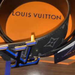 Louis Vuitton raincoat size small for Sale in Parkland, FL - OfferUp