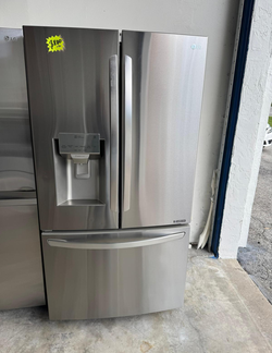 LG French Door Fridge – Stainless, Ice/Water Dispenser