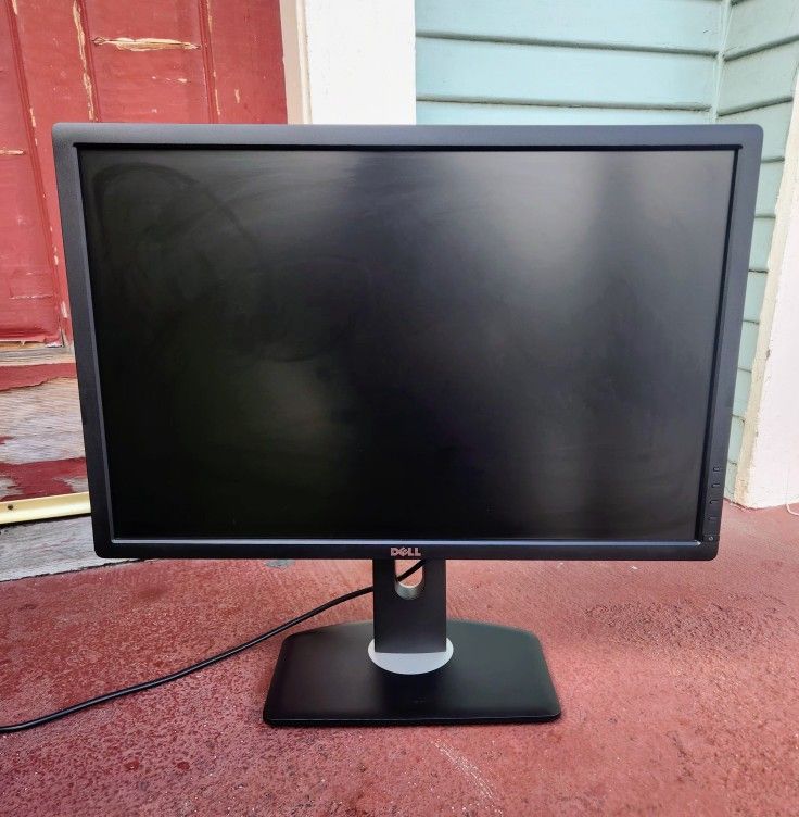 Dell UltraSharp U2412MB 24-inch monitor, 16:10 aspect ratio, 1920 x 1200 resolution , HDMI to Display Cord Included