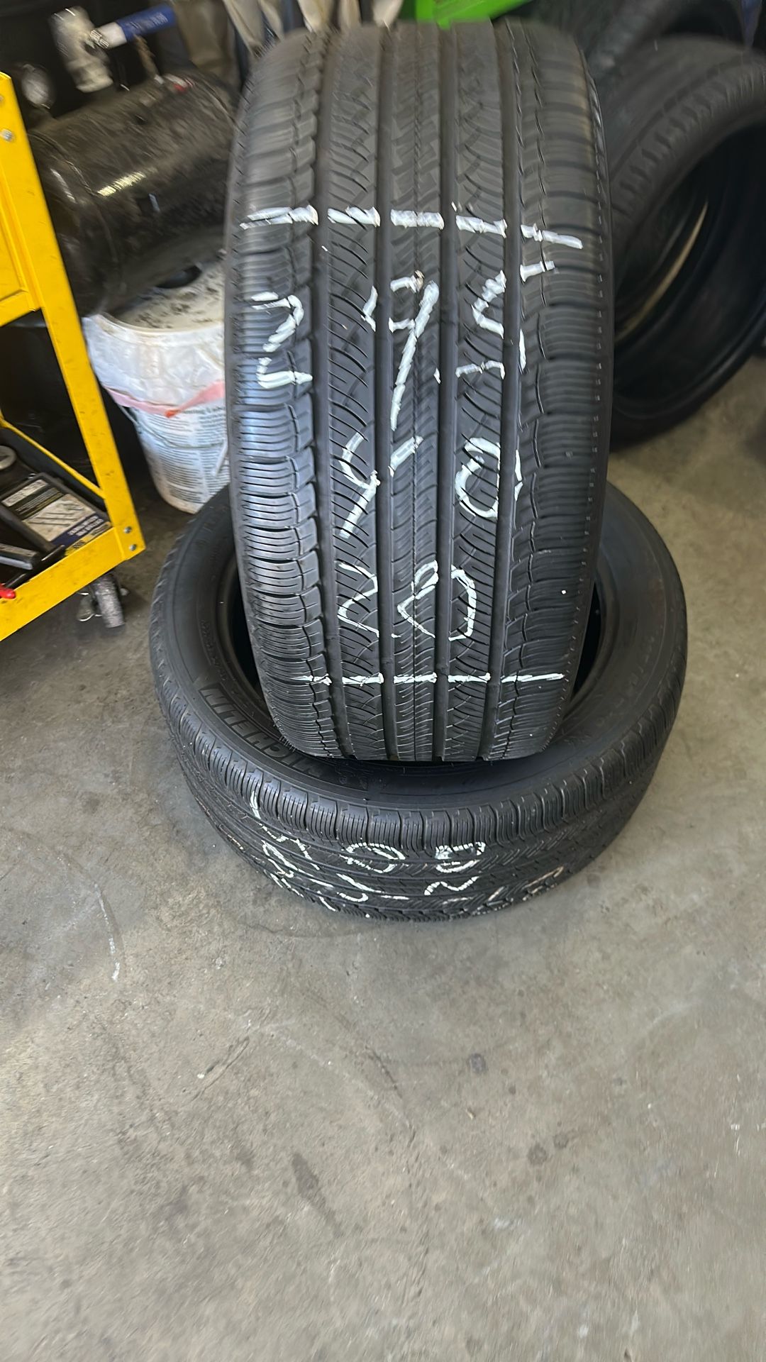 Tires Pair 295-40-20  , 295/40R20