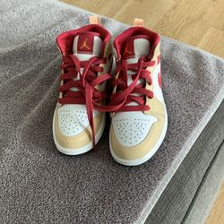 Jordan 1 Mid  Light Curry Cardinal Red kids preschool sneaker shoes size 11c no box new