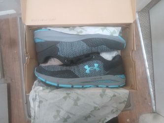 Under Armour Shoes: Size 11