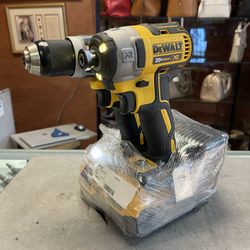 Dewalt Drill Set Hammer And Impact W/ Batteries And Charger