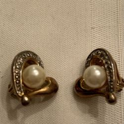 Vintage Rhinestone Faux Pear Gold Tone Heart Clip Earrings 