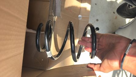 BMW M4/G82 stock springs.