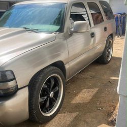 2001 Tahoe SS Front End 22inch Rims
