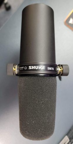SHURE SM7B MICROPHONE 