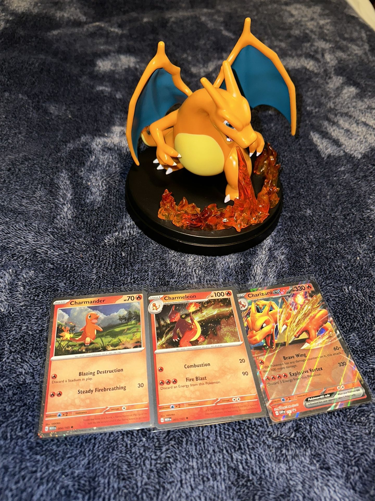 Pokemon TCG Charizard ex Super Premium Collection Figurine