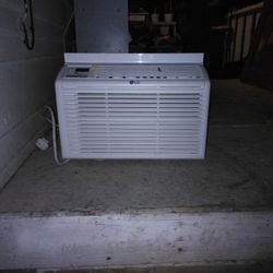LG Air Conditioner 