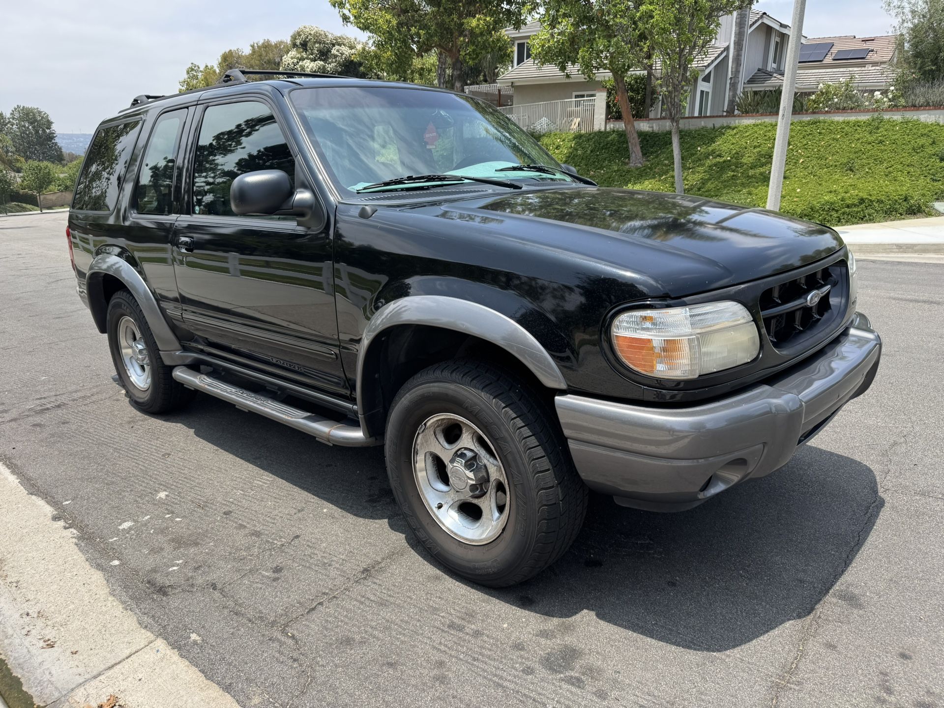 2000 Ford Explorer