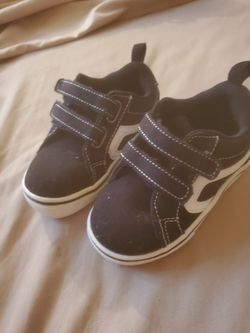 Infant sneakers