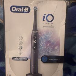Oral-B iq toothbrush rechargeable