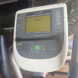Precor Elliptical Efx 5.25 