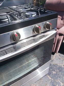 Gas stove