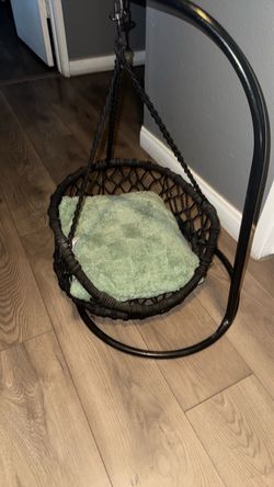 Dog bed/swing