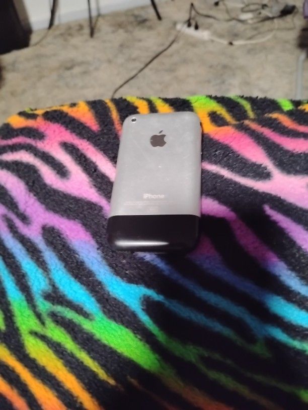First Ever Iphone! (no charger included)