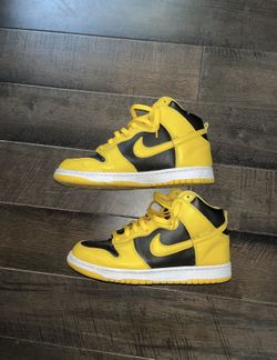 Nike Dunk Iowa 2020 Men’s Size 9 Sneaker 