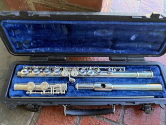 Selmer student flute with hard case