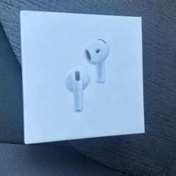 Airpod4 with acive noise cancelation in box