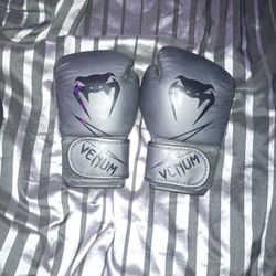 Boxing Gloves And Pads 