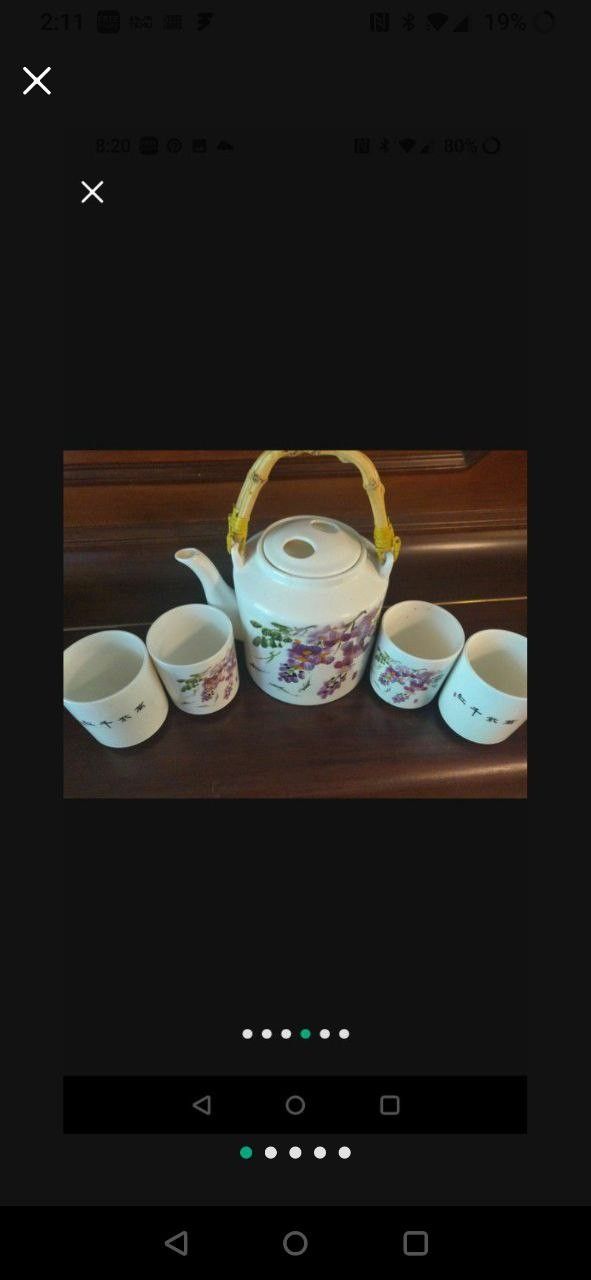 Beautiful Oriental Looking For Set With dour cute Cups 