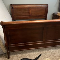 King size cherry sleigh bed