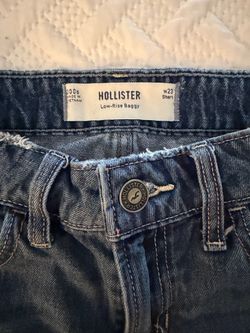 Juniors Hollister Low-Rise Baggy Jeans W23 Short