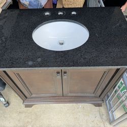 Marble Bathroom Vanity And Mirror 