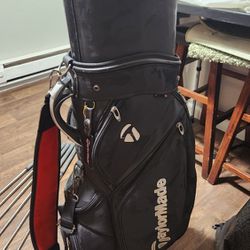 Taylormade Golf Bag W/ Wheels